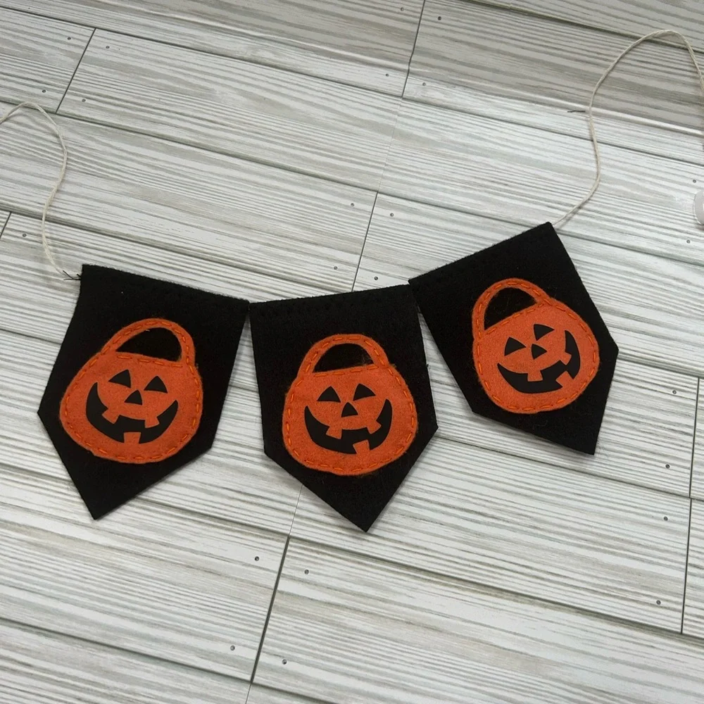 Halloween mini felt banner / tiered tray decor